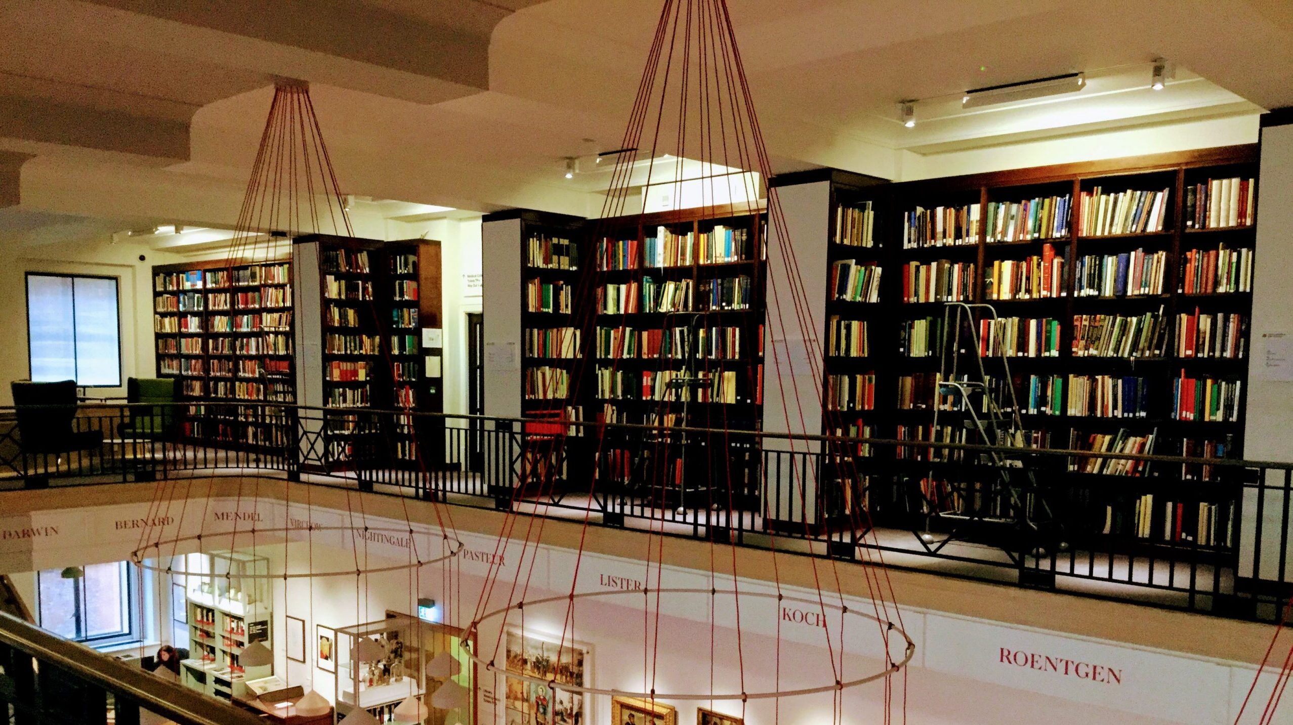 書棚のイメージ